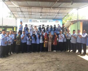 TIM EVALUASI PHBS RUMAH TANGGA TERBAIK KUNJUNGI PADUKUHAN KARANGTENGAH NOGOTIRTO