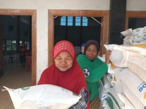 Penyaluran Bansos Beras Kalurahan Nogotirto Berjalan Lancar