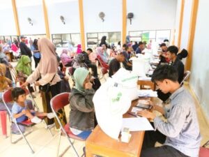 Pembagian Beras Bulog di Nogotirto